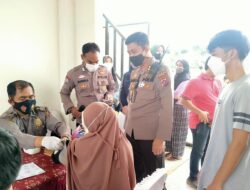 Gerai Vaksin TNI-Polri dan Dinas Kesehatan Kabupaten Agam Gelar Vaksinasi Masal