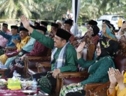 Hadiri Pembukaan MTQ Ke VII di Kecamatan Bathin II Pelayang, Bupati Mashuri Beri Motivasi Kepada Kafilah.