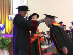 Luluskan 220 Mahasiswa, Wisuda XV Program Sarjana UMB Meriah Hadirkan Artis Ibu Kota Goliath.