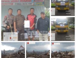 PT.KAMU Pinjamkan Kendaraan Dump Truck Untuk Mengangkut Sisa Puing-Puing Pasca Banjir Bandang Disimpang Bukit