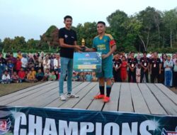 Sukses Dilaksana, Turnamen Sepak Bola Rio Cup-1 Dusun Teluk Kecimbung Resmi Ditutup.