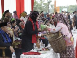 Lestarikan Budaya Lama, Bupati Bungo Resmi Buka Kenduri Swarna Bumi di Dusun Tanah Periuk