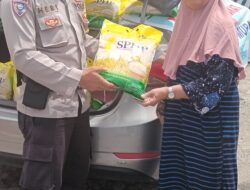 Melalui Gerakan Pangan Murah, Polsek Tanjung Raya Buka Bazar Di Pasar