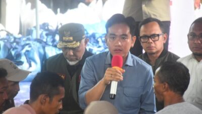 Wapres Gibran Hadir Ditengah Warga Palembayan Sampaikan Salam Presiden R.I