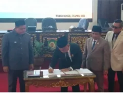 DPRD Bungo Sampaikan Rekomendasi atas LKPJ Bupati dalam Rapat Paripurna