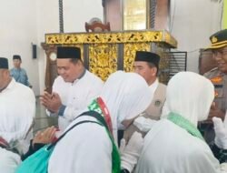Penuh Haru, Bupati Bersama Wabup Bungo Lepas 189 CJH Menuju Tanah Suci