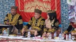 Gubernur Al Haris Dianugerahi Gelar Adat Kehormatan Depati Amanah Negroi Tanoh Sunge Pnoh
