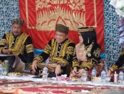 Gubernur Al Haris Dianugerahi Gelar Adat Kehormatan Depati Amanah Negroi Tanoh Sunge Pnoh