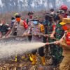 Lagi, Gubernur Al Haris Bersama Pangdam TIB Turun ke Kawasan Gambut Londerang Padamkan Karhutla