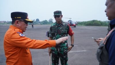 Gubernur Al Haris Bersama Danrem 042/Gapu Patroli Udara Tinjau Karhutla di Tanjab Timur